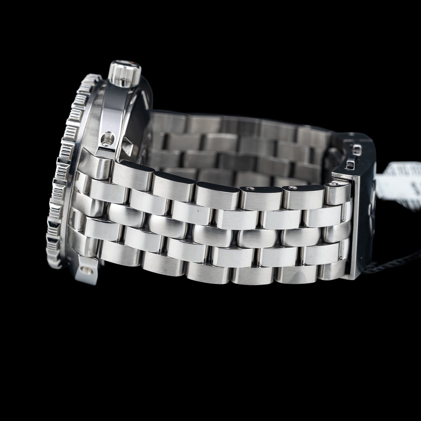 Doxa 883.10.101.10 1500T Sharkhunter on Bracelet