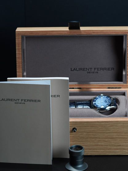Laurent Ferrier LCF007.AC.CW1 Galet Traveller Blue Dial