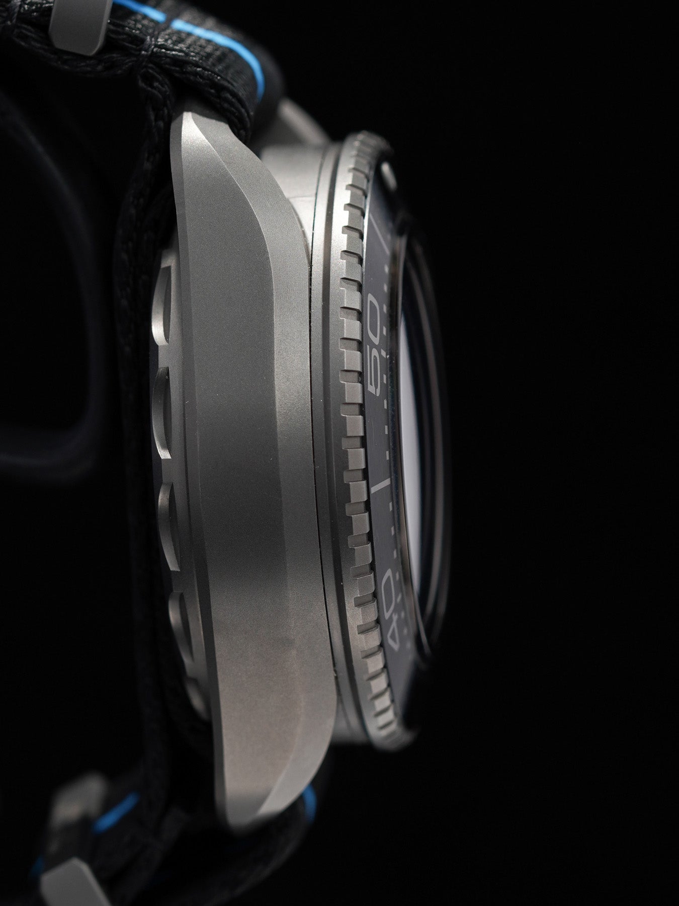 Omega 215.92.46.21.01.001 Seamaster Planet Ocean Ultra Deep Titanium