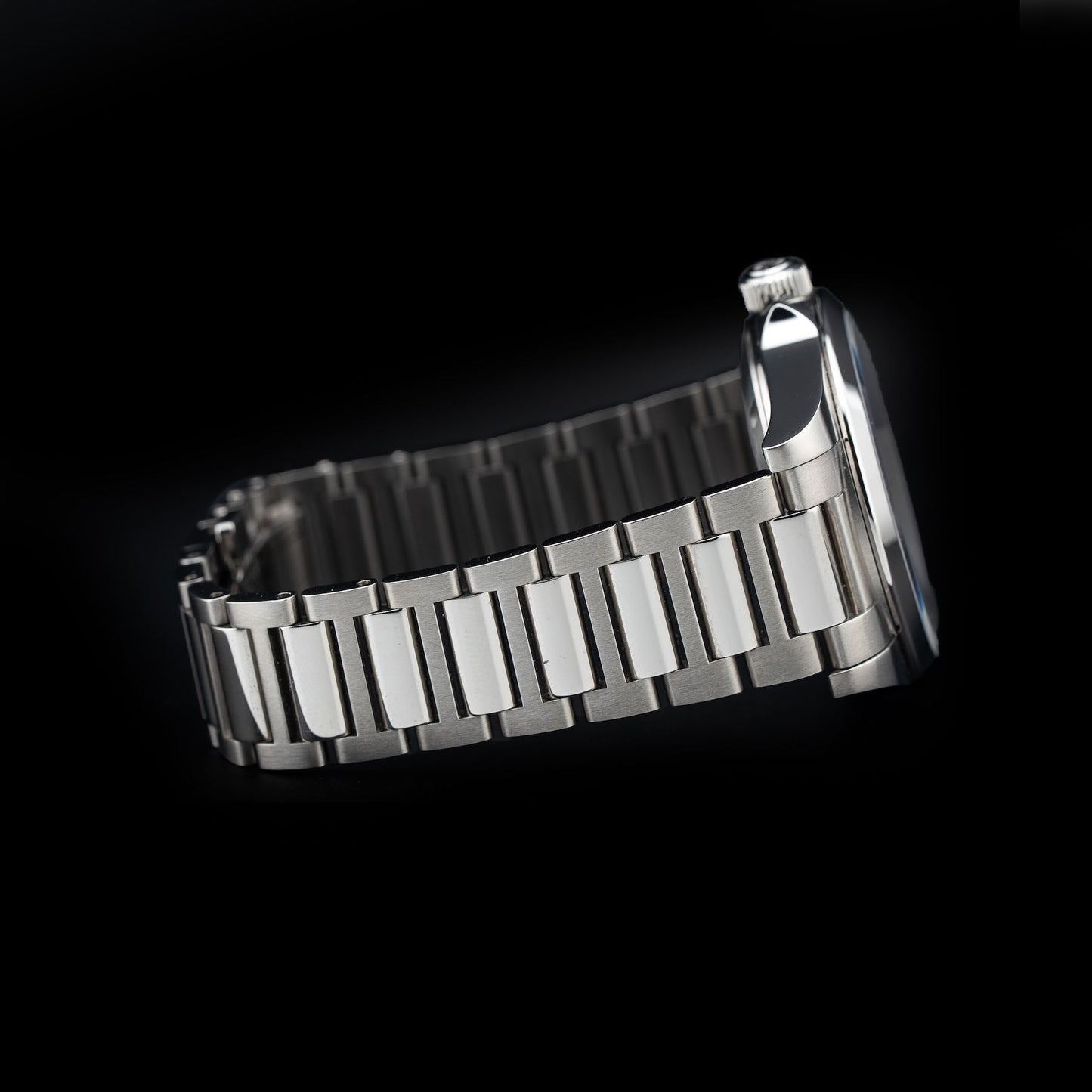 Longines L3.720.4.92.6 Conquest Sunray Blue on Bracelet