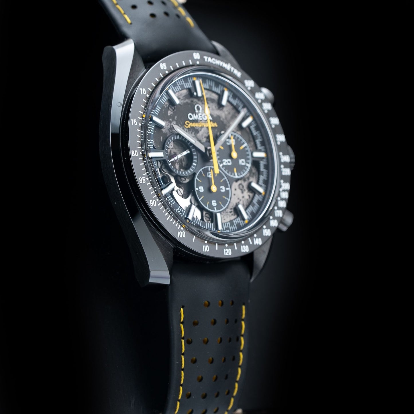 Omega 310.92.44.50.01.001 Speedmaster Dark Side Of The Moon Apollo 8