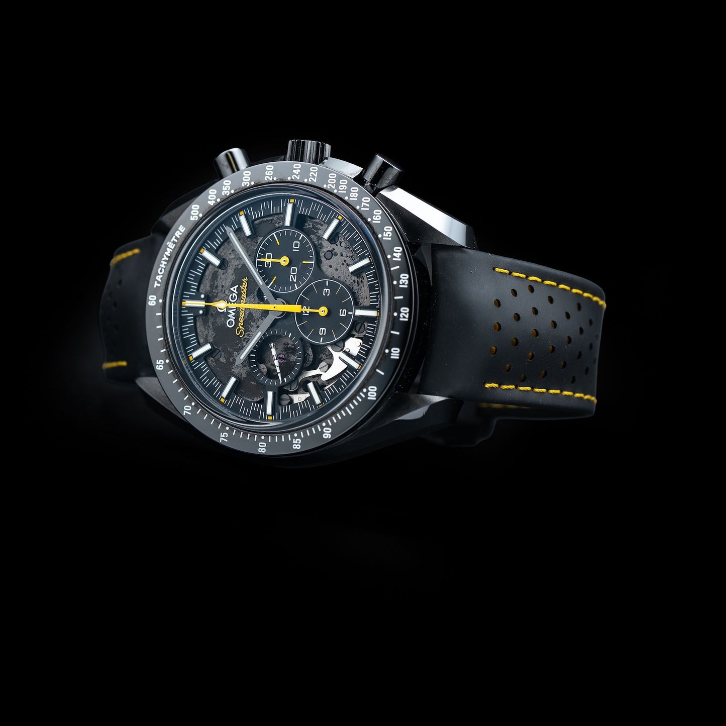 Omega 310.92.44.50.01.001 Speedmaster Dark Side Of The Moon Apollo 8