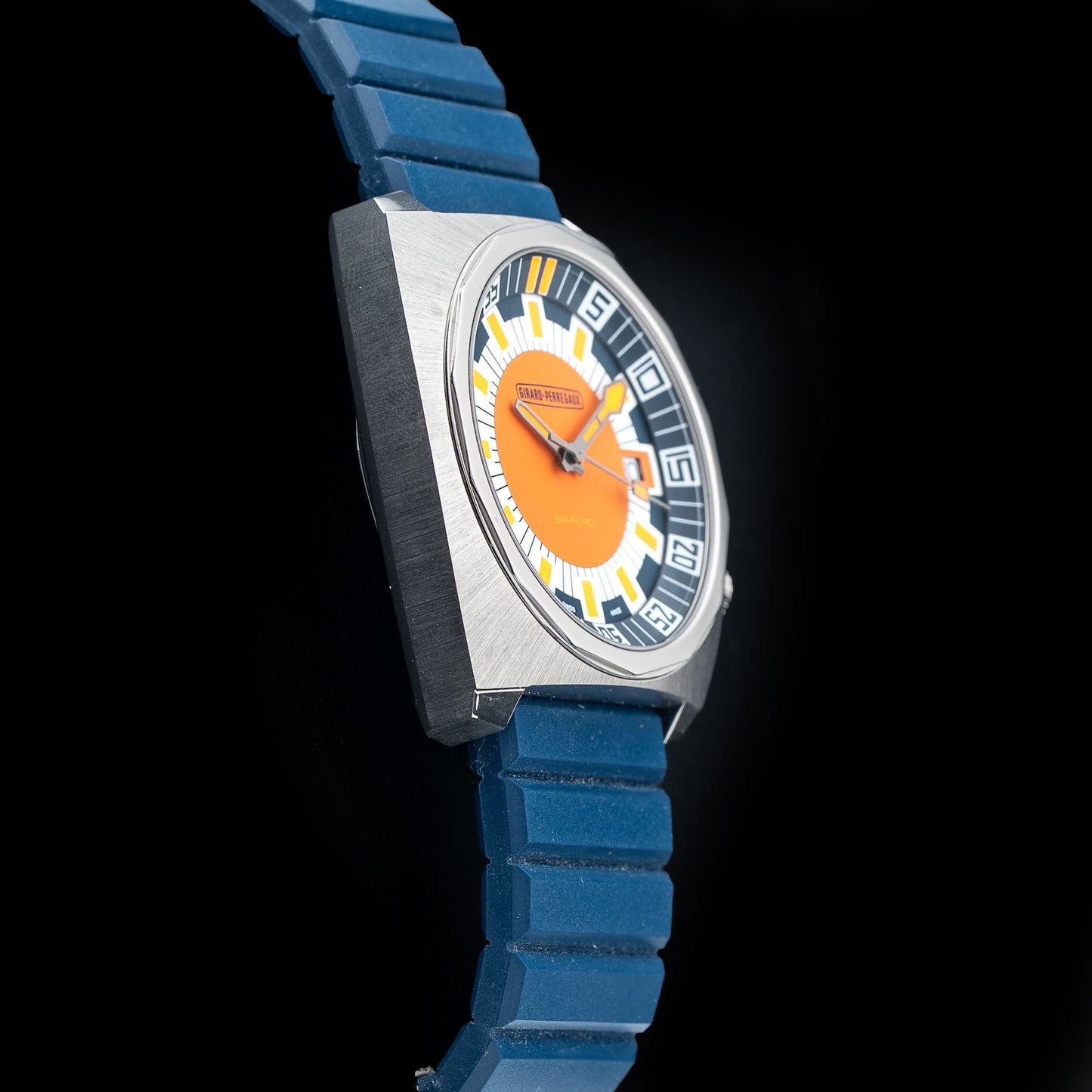 Girard Perregaux Deep Diver 39500-21-3266-6CX