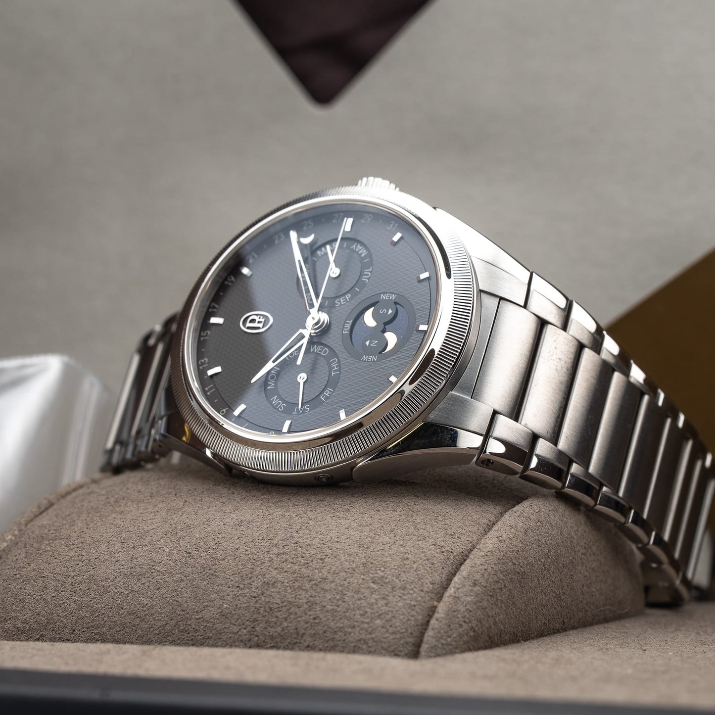 Parmigiani Fleurier PFC907-1020001-100182 Tonda PF Annual Calendar Steel