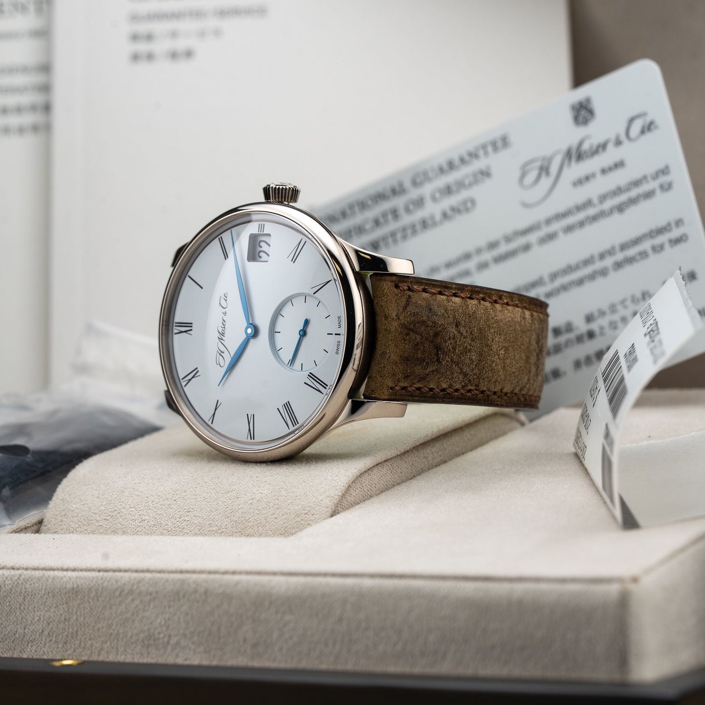 H. Moser & Cie. 2100-0200 Venturer Big Date