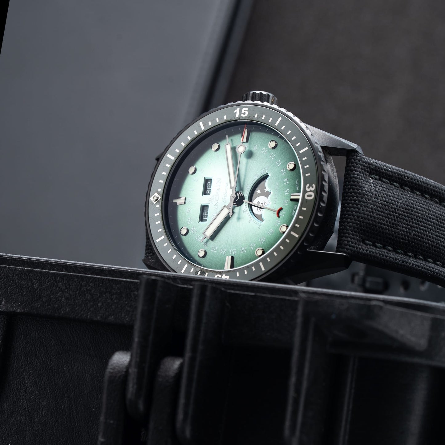 Blancpain 5000 0153 B52A Fifty Fathoms Bathyscaphe Automatic 43.6mm Green Dial