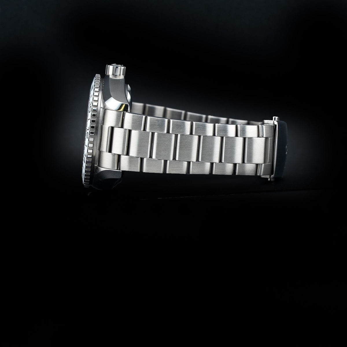 Omega Seamaster Planet Ocean 215.30.44.22.01.001