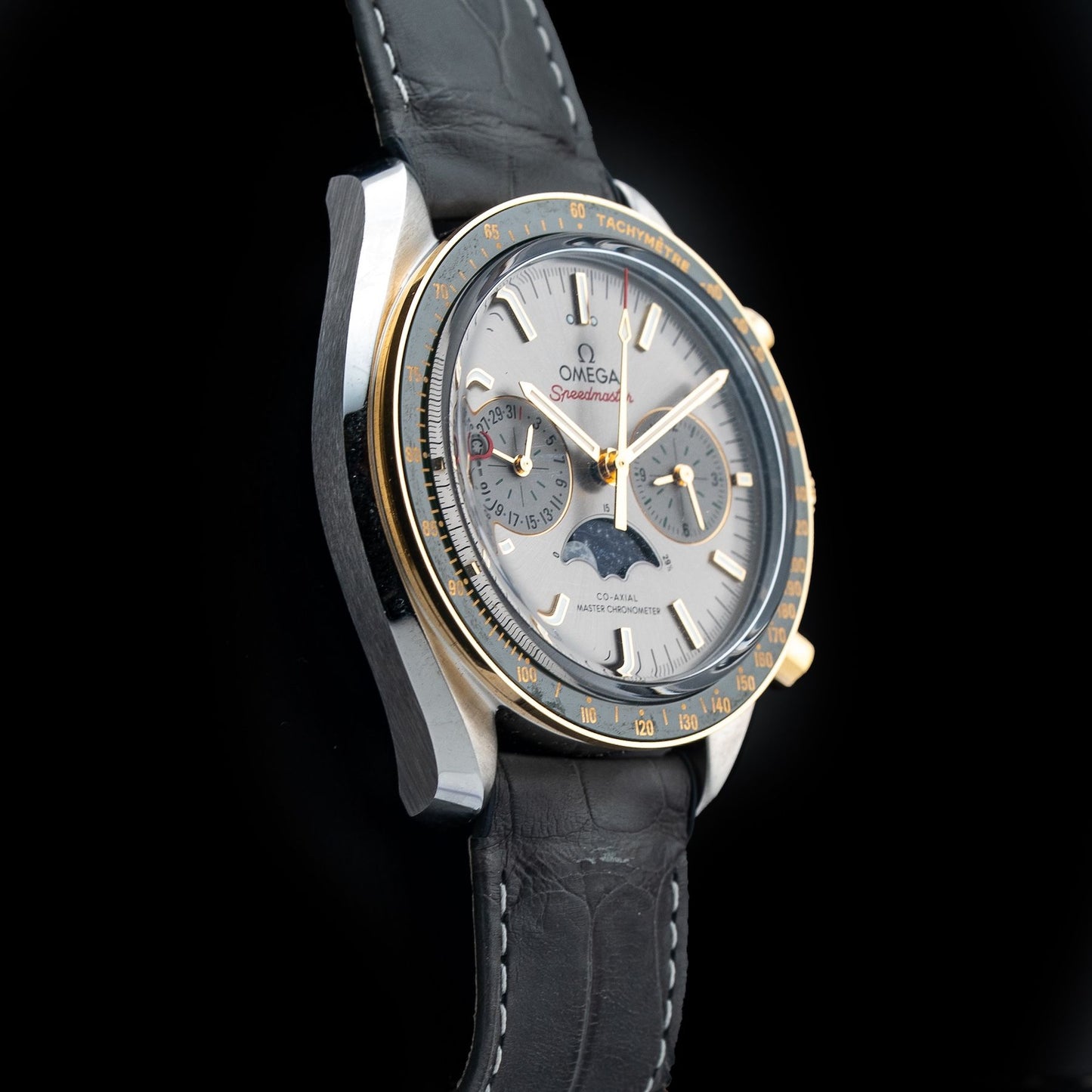 Omega 304.23.44.52.06.001 Speedmaster Moonwatch Master Chronometer Moonphase