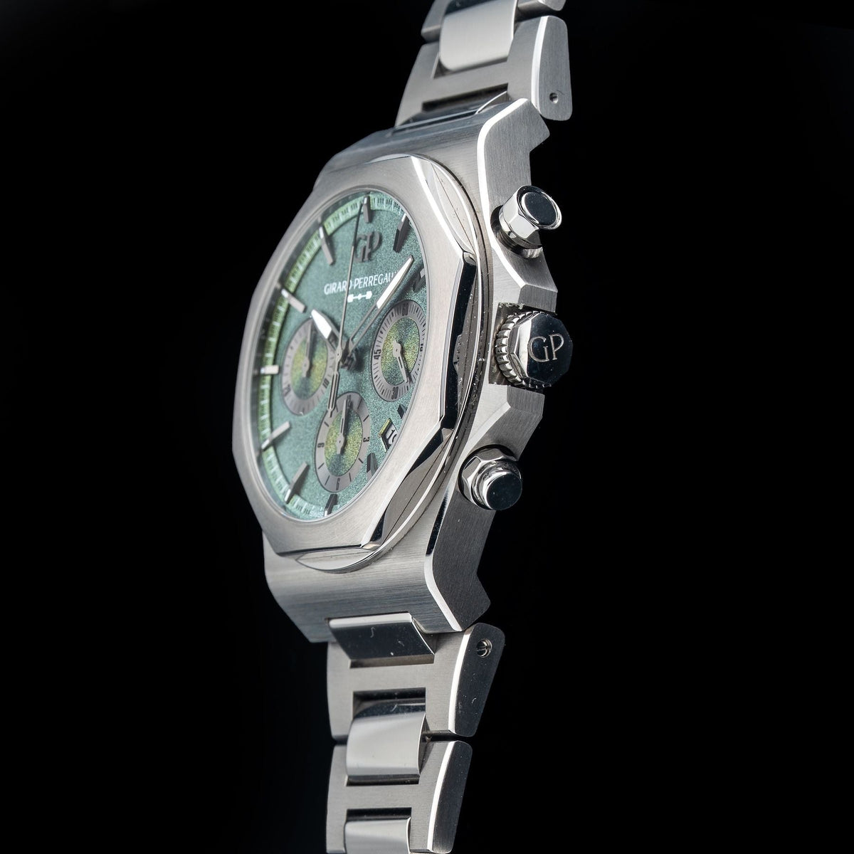 Girard Perregaux 81020-21-3398-1CM Laureato Chronograph Aston Martin Edition