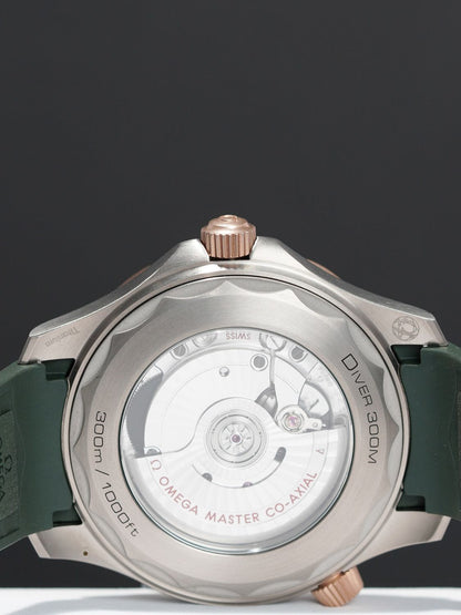 Omega 210.92.42.20.10.001 Seamaster Diver 300M Green Dial Titanium Bronze Gold On Rubber Strap