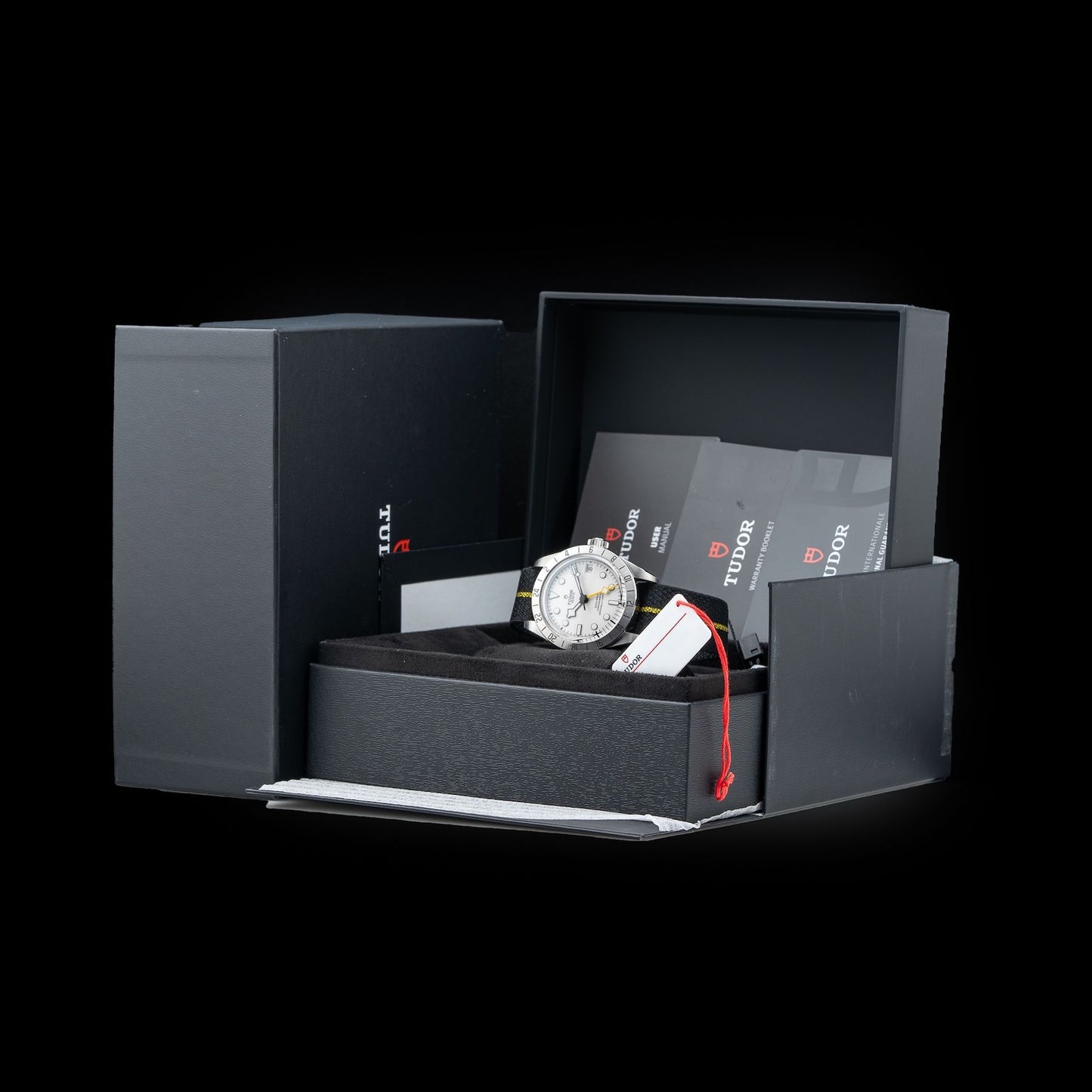 TUDOR Black Bay Pro M79470-0005