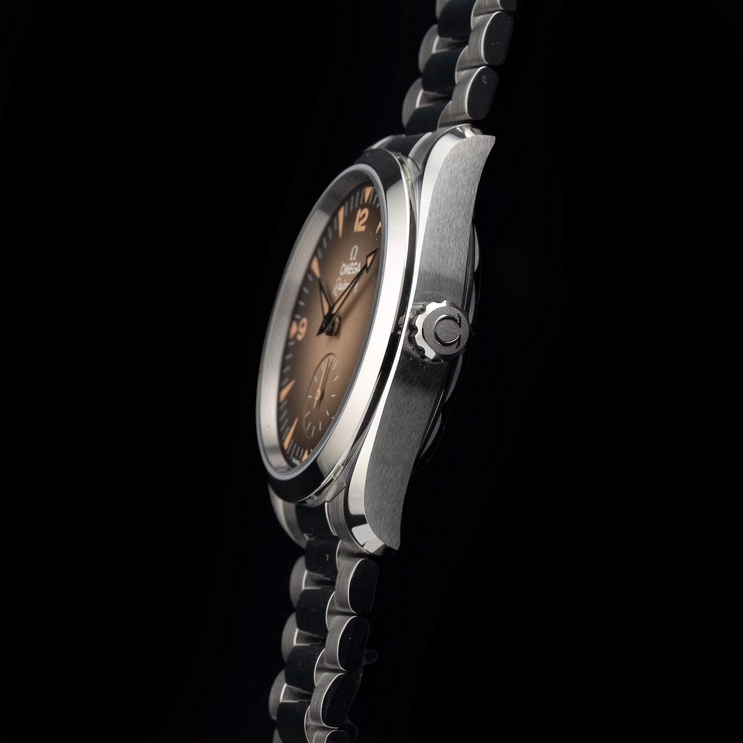 Omega 235.10.38.20.13.001 Railmaster on Bracelet