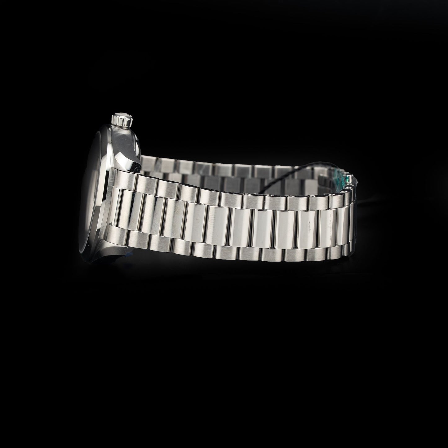 Omega 235.10.38.20.13.001 Railmaster on Bracelet