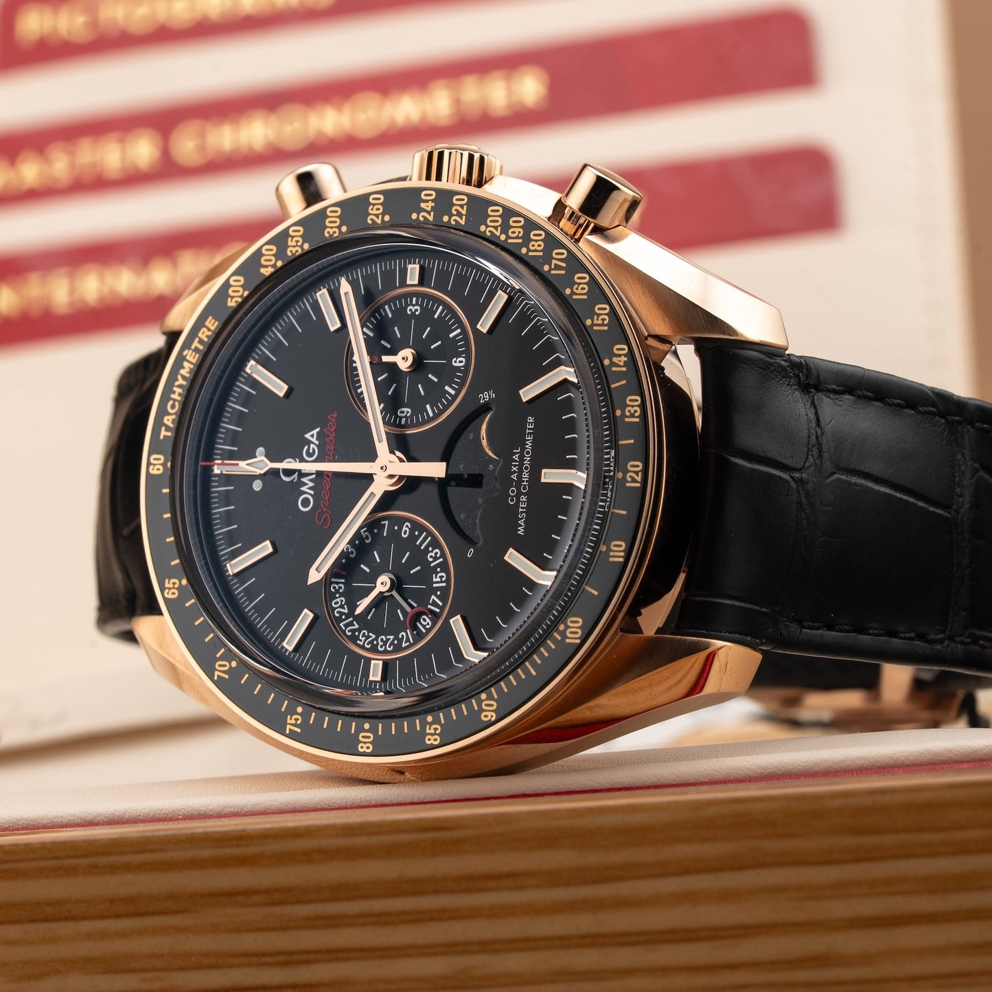 Omega Speedmaster Moonwatch Master Chronometer Moonphase 304.63.44.52.01.001