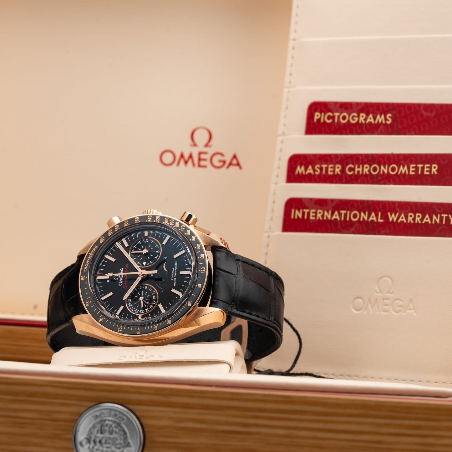Omega Speedmaster Moonwatch Master Chronometer Moonphase 304.63.44.52.01.001