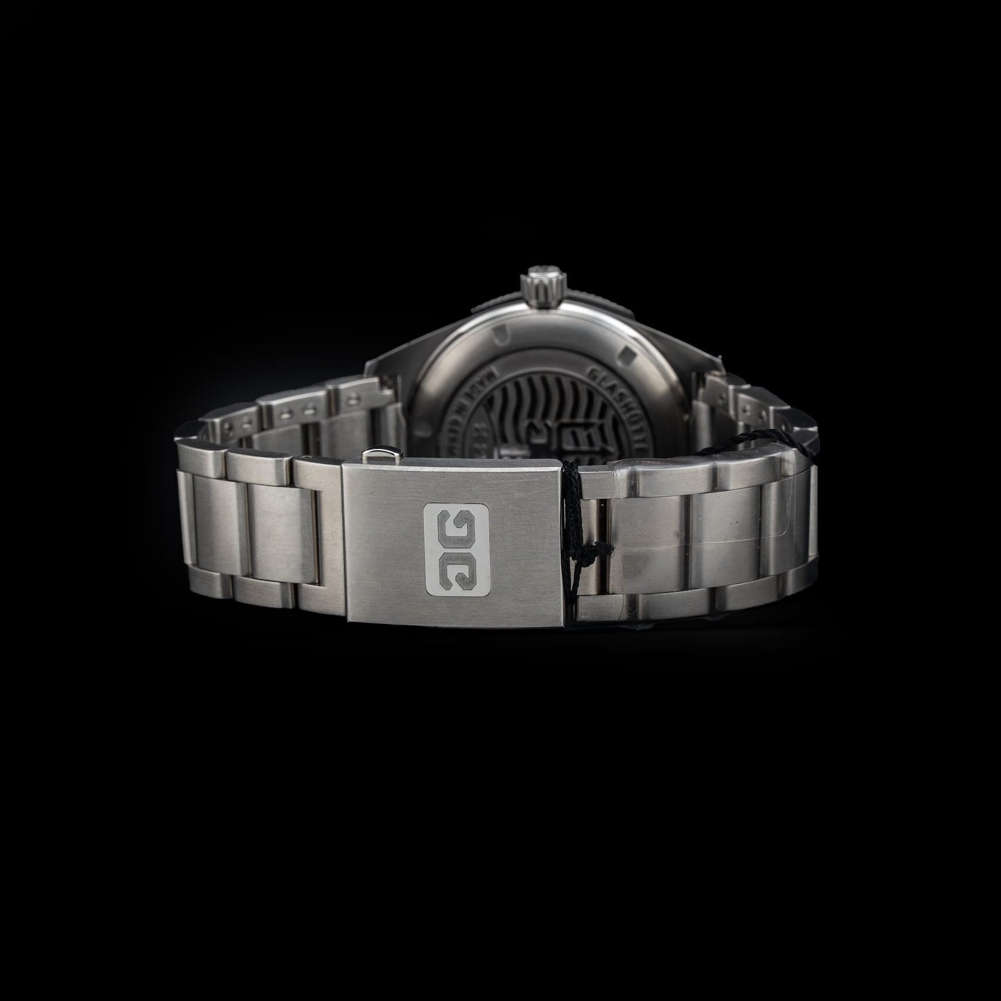 Glashütte Original SeaQ Diamonds Bezel on Bracelet 1-39-11-09-82-70