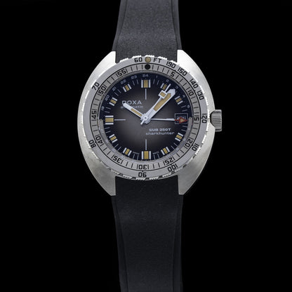 DOXA 855.10.101V.20 SUB 250T GMT Sharkhunter Vintage On Black Rubber Strap