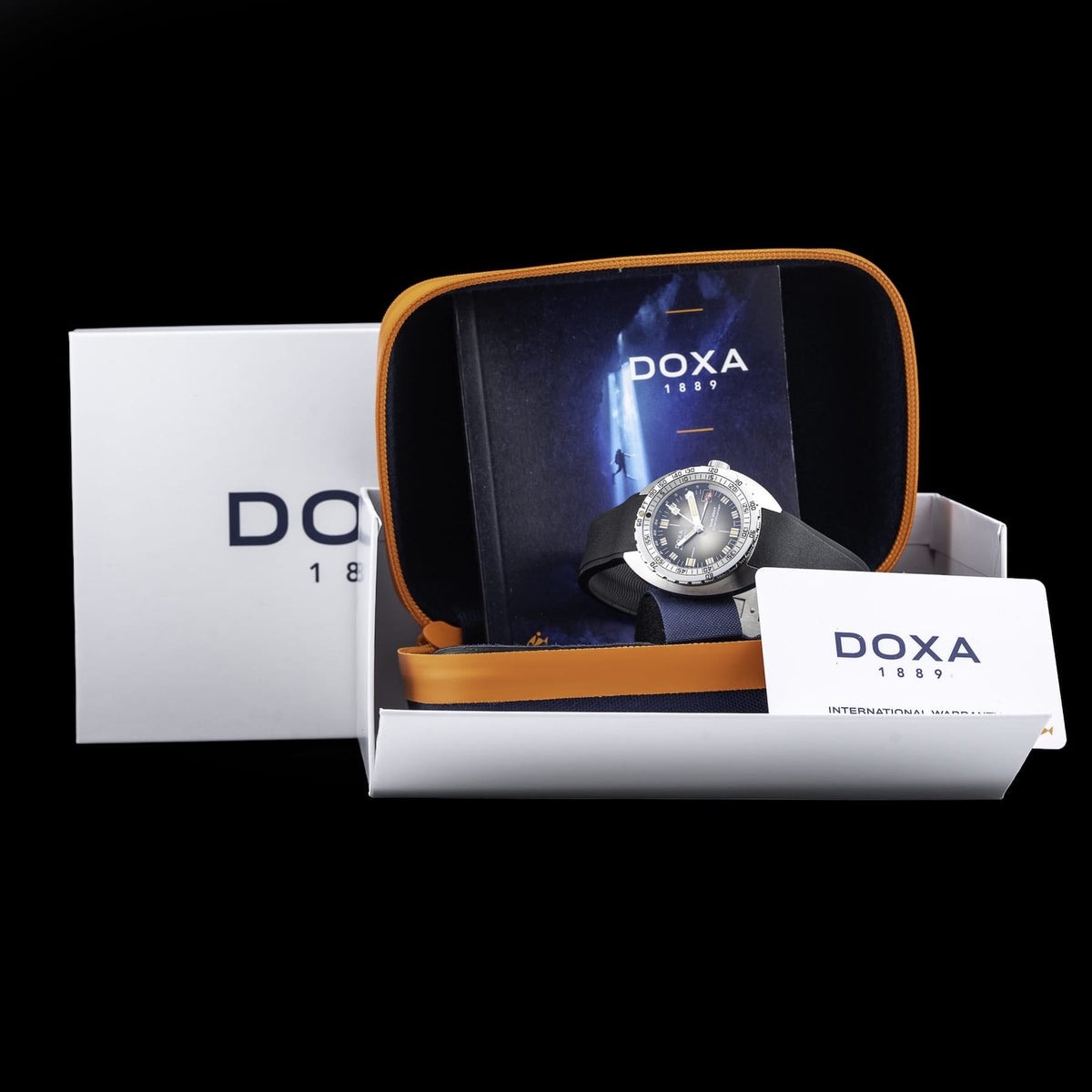 DOXA 855.10.101V.20 SUB 250T GMT Sharkhunter Vintage On Black Rubber Strap