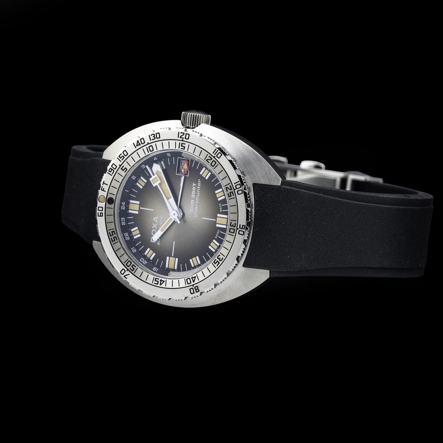 DOXA 855.10.101V.20 SUB 250T GMT Sharkhunter Vintage On Black Rubber Strap