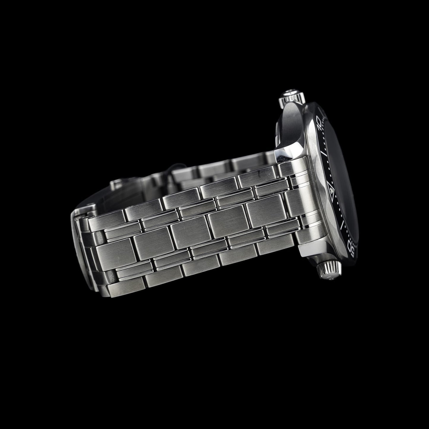 Omega James Bond Seamaster Diver 300M 210.22.42.20.01.004