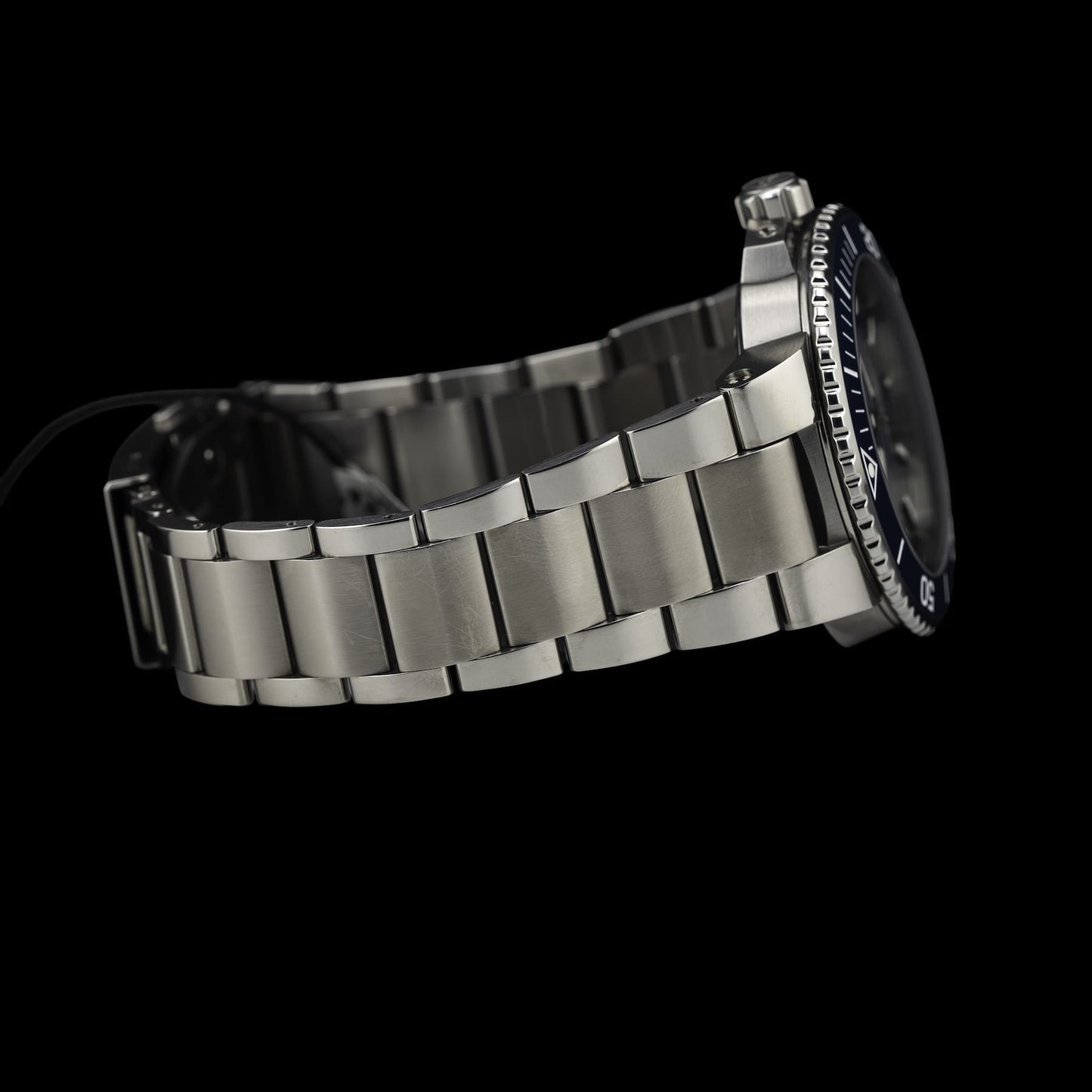 Oris Aquis Date Calibre 400 Bi-Color Blue Dial on Bracelet