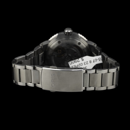 Oris Aquis Date Calibre 400 Bi-Color Blue Dial on Bracelet