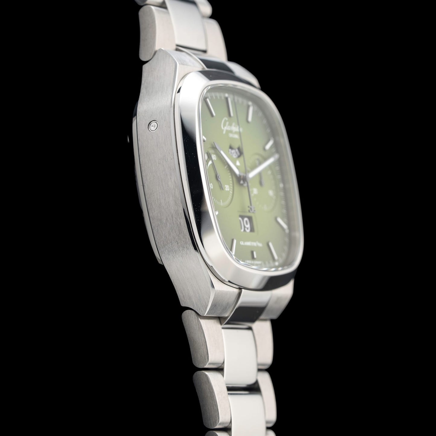 Glash\u00fctte Original Seventies Chronograph Panorama Date Fab Green 1-37-02-09-02-70