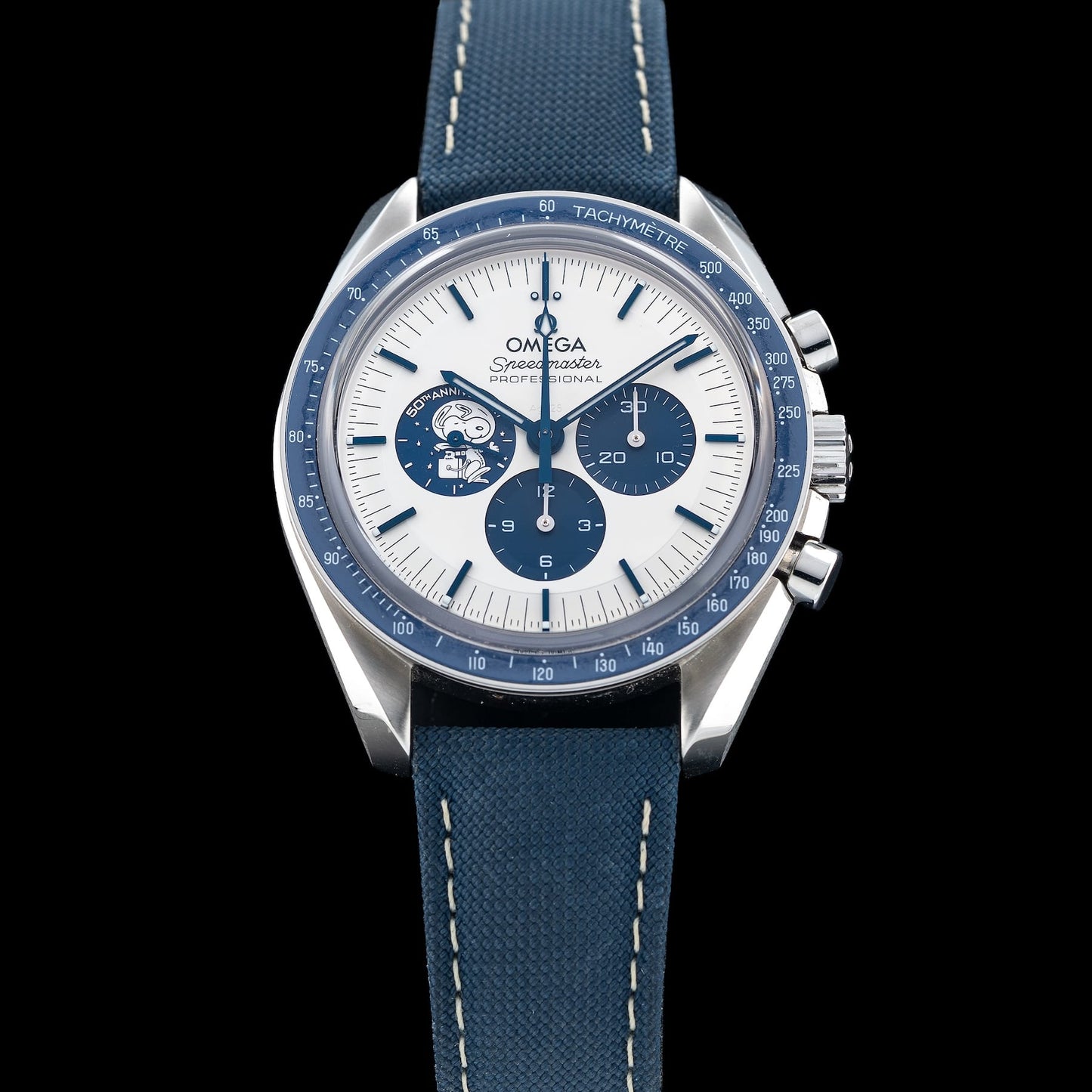 Omega Speedmaster Silver Snoopy Award 310.32.42.50.02.001