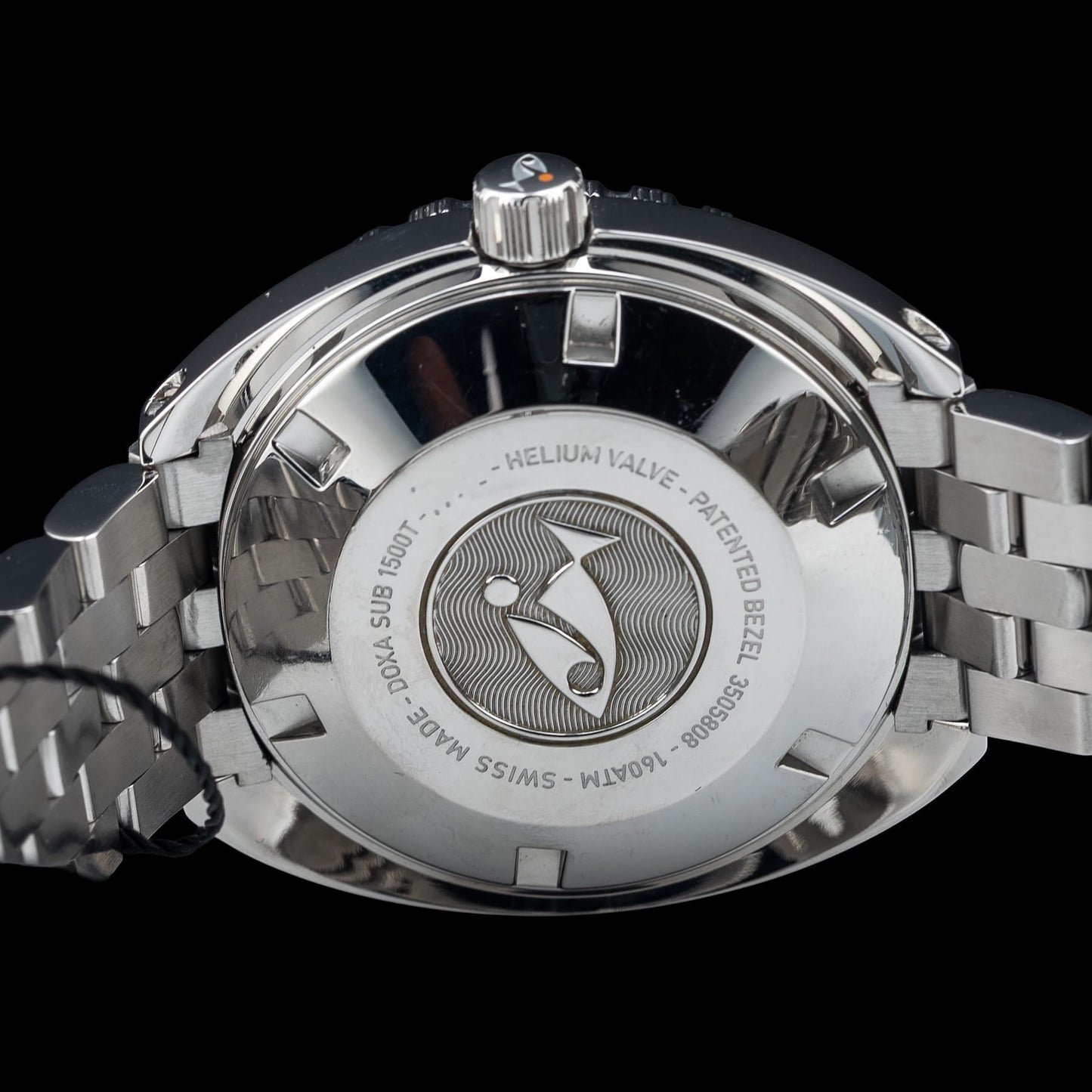Doxa 883.10.101.10 1500T Sharkhunter on Bracelet