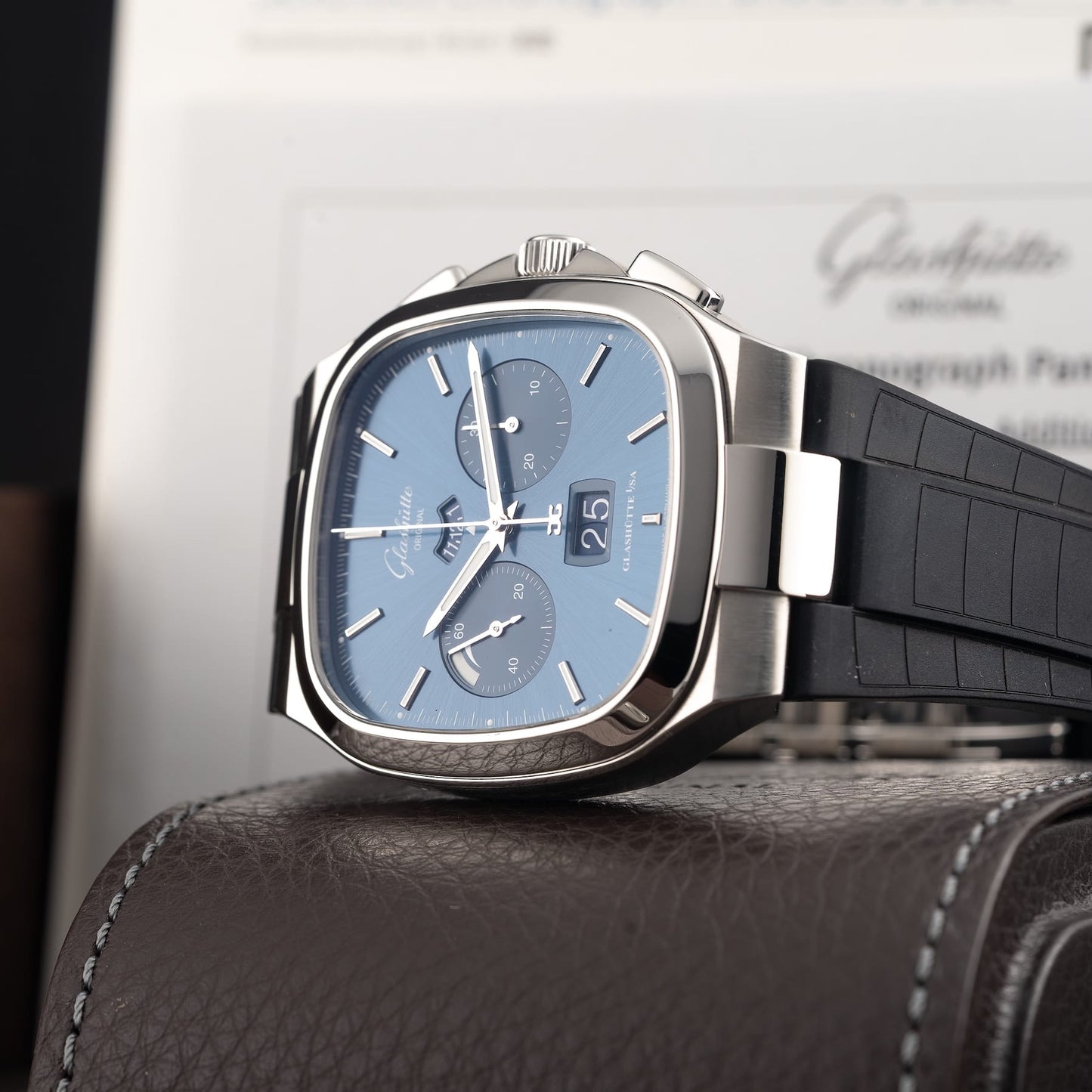 Glashütte Original Seventies Chronograph Panorama Date 1-37-02-08-02-62