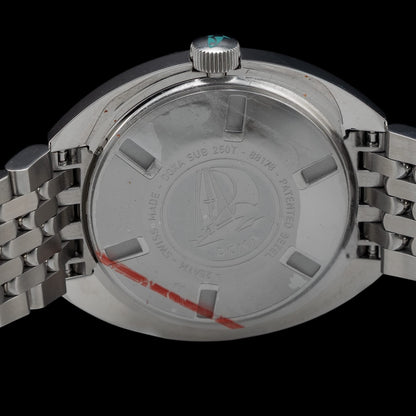DOXA 855.10.241.10 SUB 250T Aquamarine On Stainless Steel Bracelet