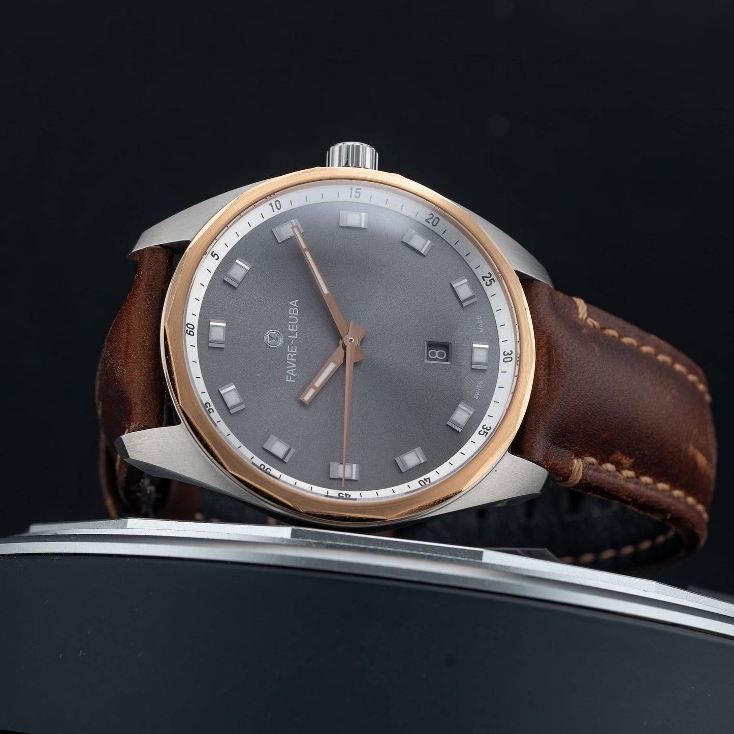 Favre-Leuba Favre Leuba 00.010201.05.31.44 Chief Sky Chief Date