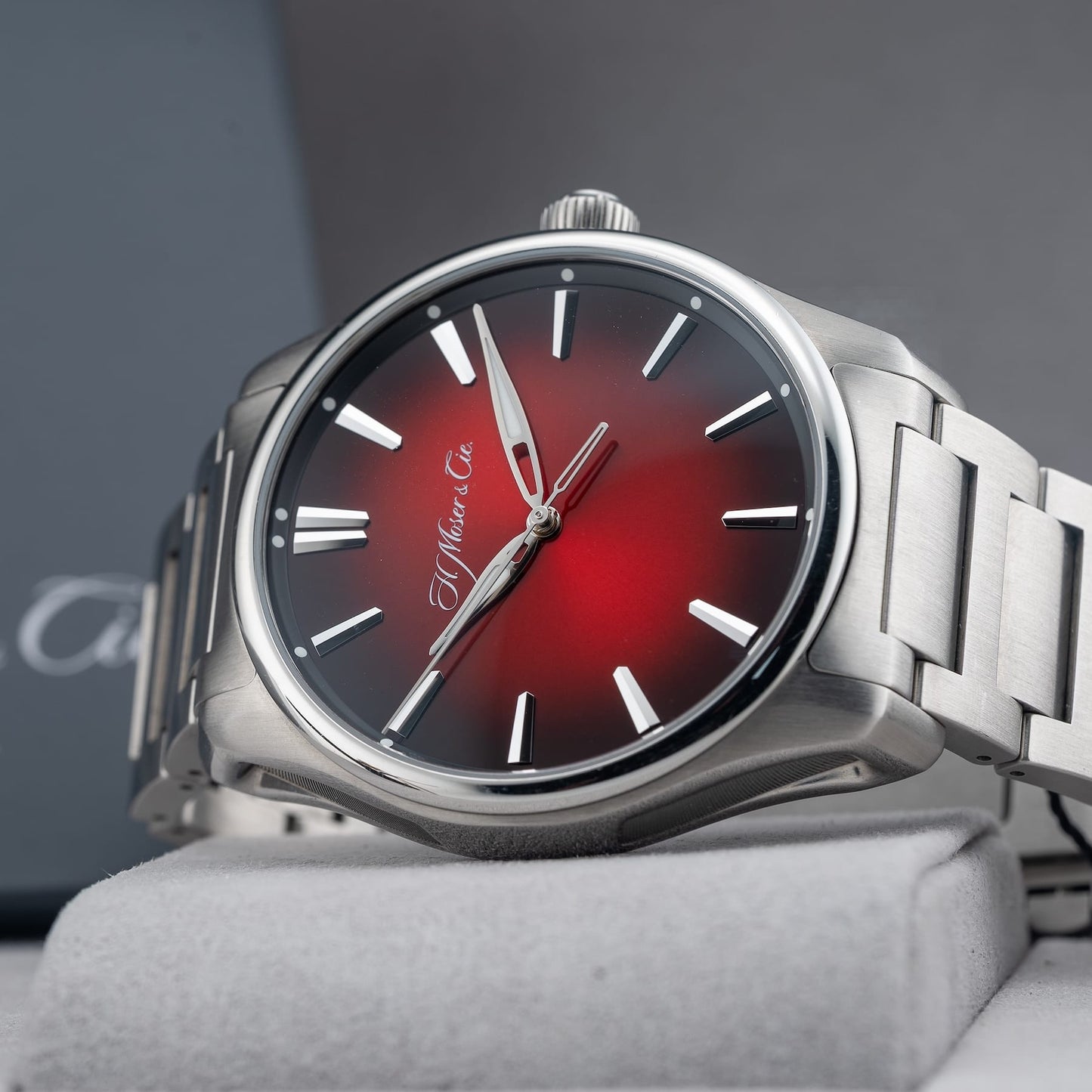H. Moser & Cie. Centre Seconds Swiss Mad Red 3200-1207