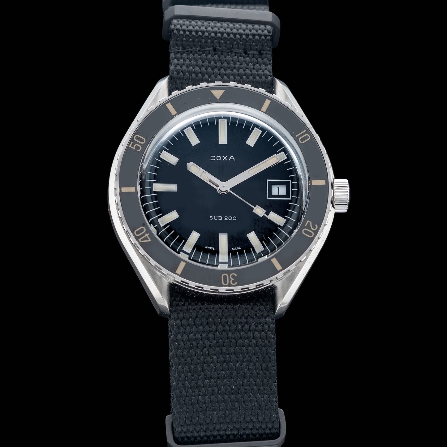 DOXA SUB 200 Sharkhunter 799.10.101.10