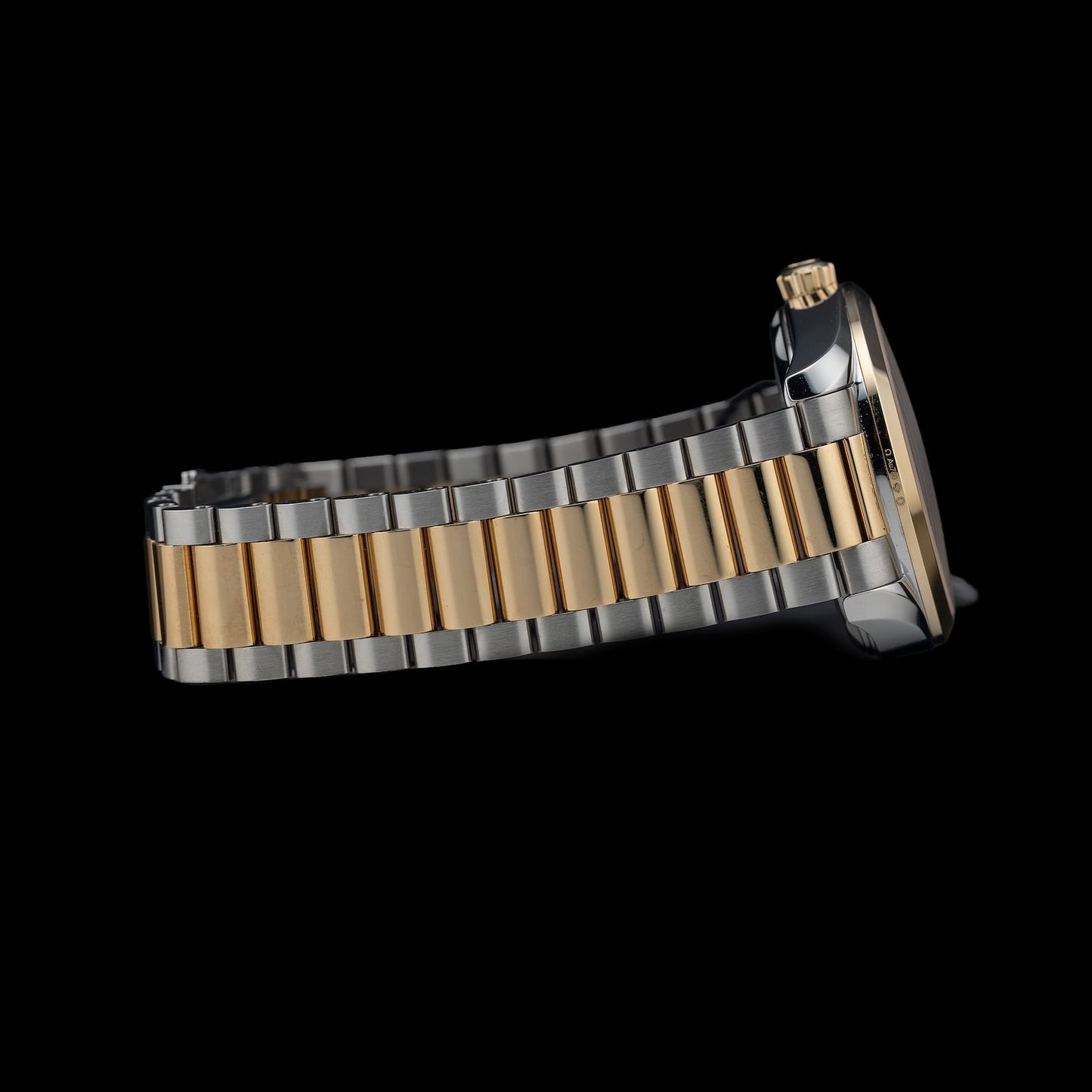 Omega 220.20.38.20.10.002 Seamaster Aqua Terra 150M Moonshine Gold on Bracelet