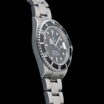 Rolex Submariner R16610A30B9325