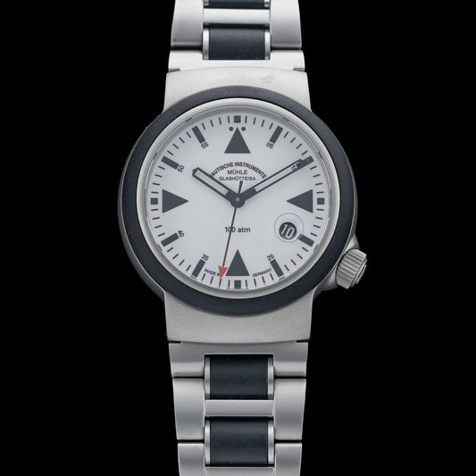 Mühle Glashütte S.A.R Rescue-Timer Lumen on Bracelet M1-41-08-MB