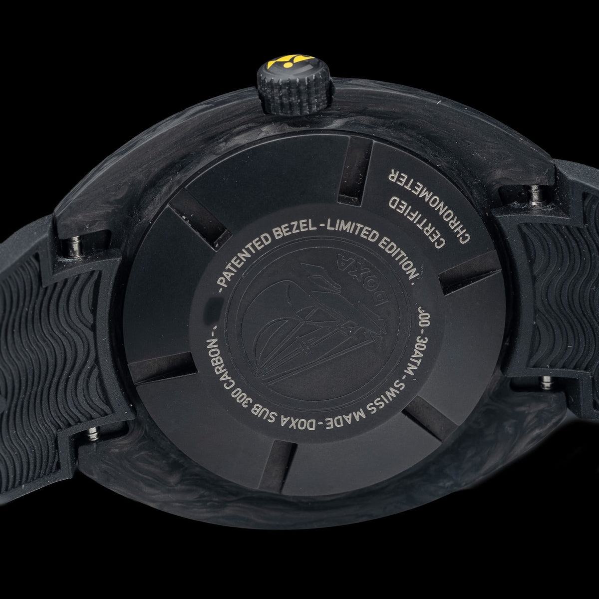DOXA Sub 300 Carbon Aqua Lung US Divers Sharkhunter 822.70.101AQL.20 on Strap