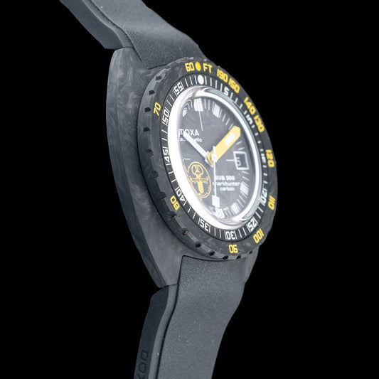 DOXA Sub 300 Carbon Aqua Lung US Divers Sharkhunter 822.70.101AQL.20 on Strap