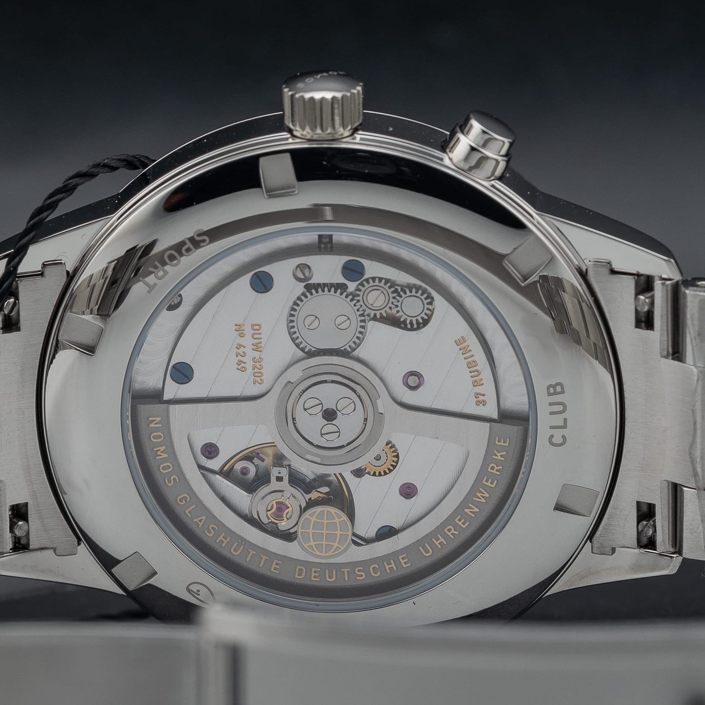 NOMOS Glash\u00fctte Club Sport Neomatik Worldtimer Silver 791