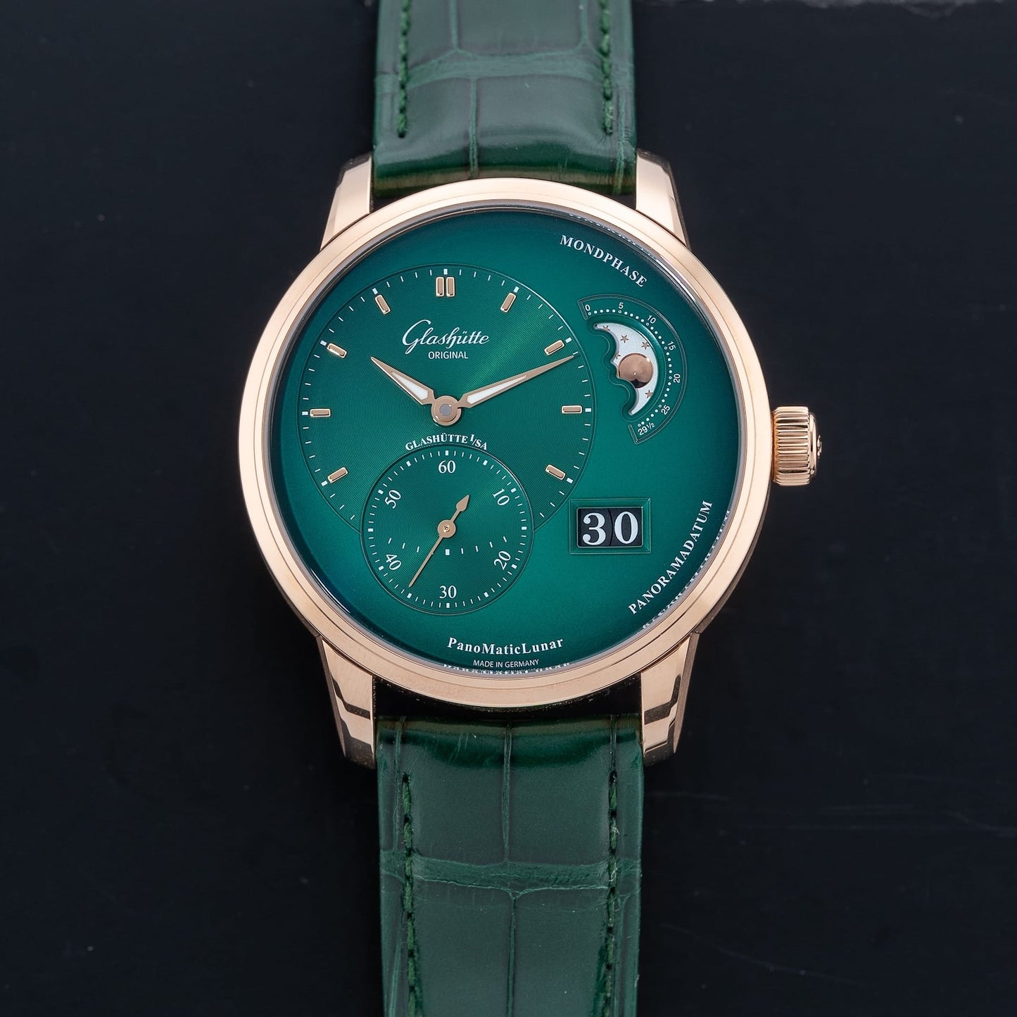 Glash\u00fctte Original Panomaticlunar Lush Forest Green Dial 1-90-02-23-35-61