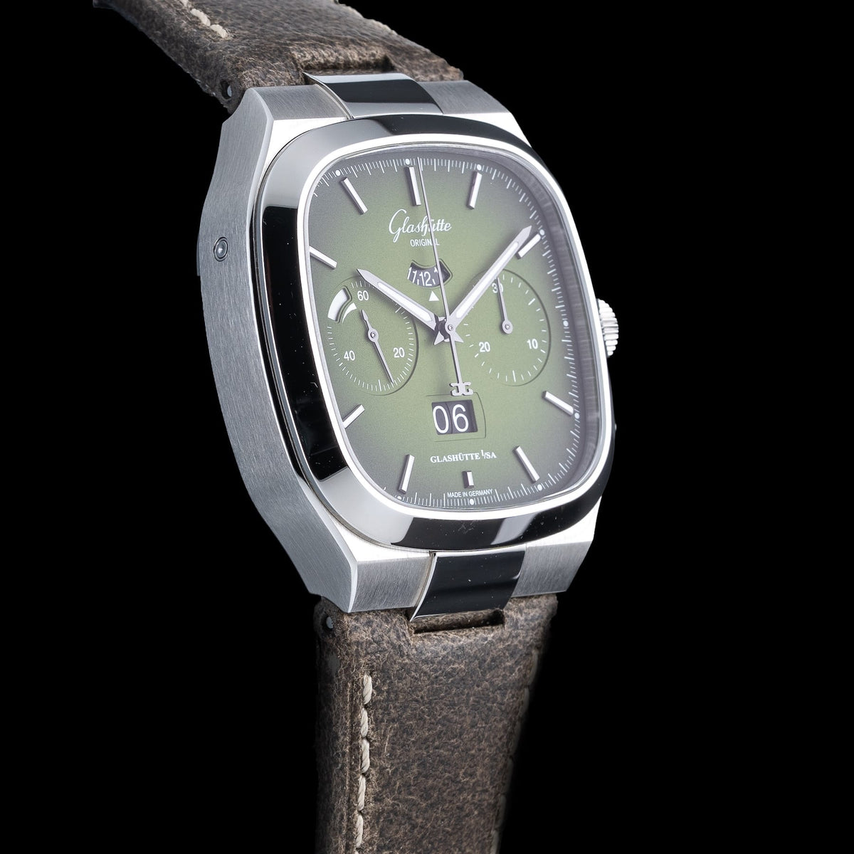 Glashütte Original 1-37-02-09-02-62 Seventies Chronograph Panorama Date Fab Green on Leather Strap