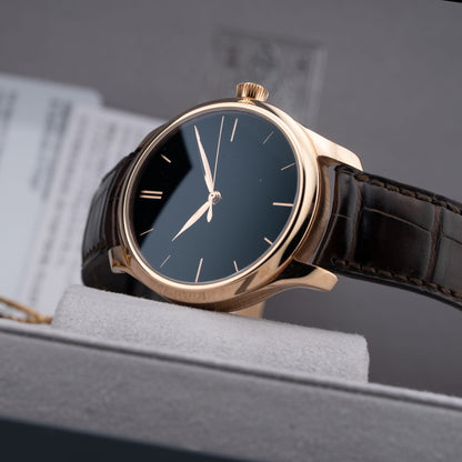 H. Moser & Cie. Endeavour Centre Seconds Vantablack