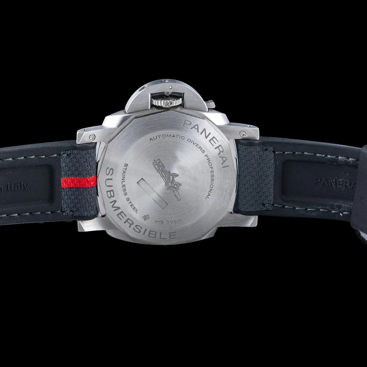 Panerai Submersible Luna Rossa PAM01579