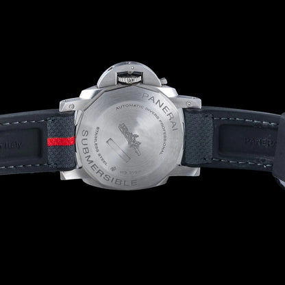 Panerai Submersible Luna Rossa PAM01579
