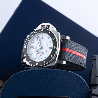 Panerai Submersible Luna Rossa PAM01579